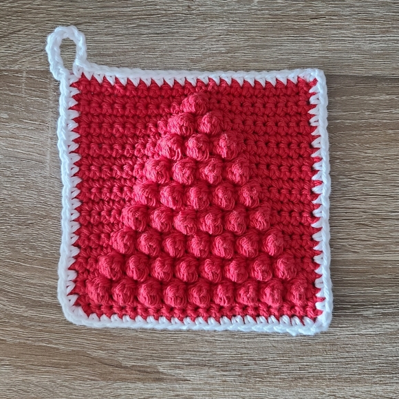 Single Red Christmas Pot Holder, Christmas Tree Hot Pad, Kitchen Holiday decor - Picture 1 of 3